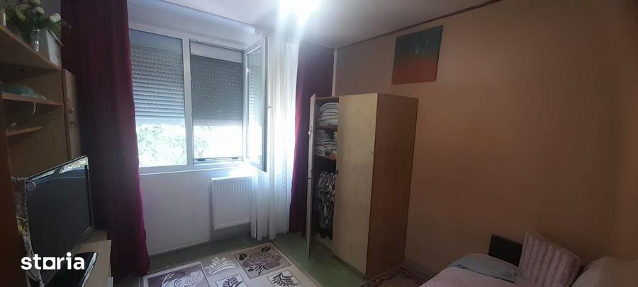 Apartament cu 3 camere semidecomandat în Drumul Taberei — fotografia 3
