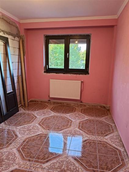 Apartament cu 3 camere decomandat în Apollo