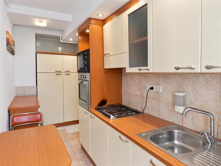 Apartament cu 2 camere decomandat, mobilat în Ștrand