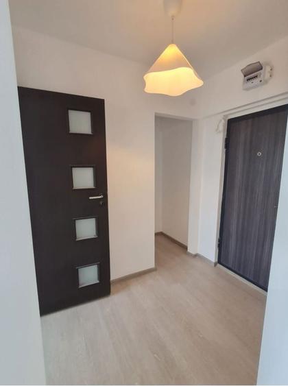 Apartament cu 2 camere semidecomandat în Titan
