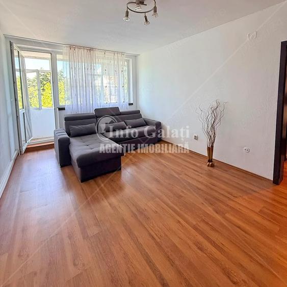 Apartament cu 3 camere semidecomandat în Central