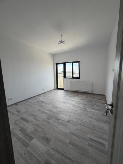 Casă individuală cu 5 camere cu Canalizare în Pantelimon