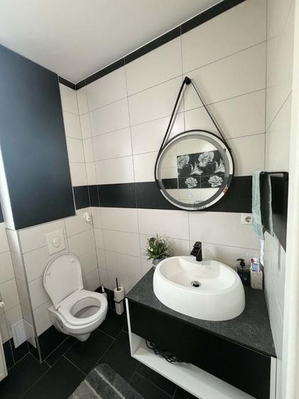 Apartament cu 3 camere decomandat în Periferie