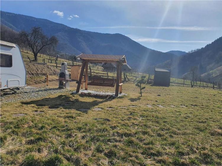 Teren intravilan de 1035 mp, în Râu Sadului