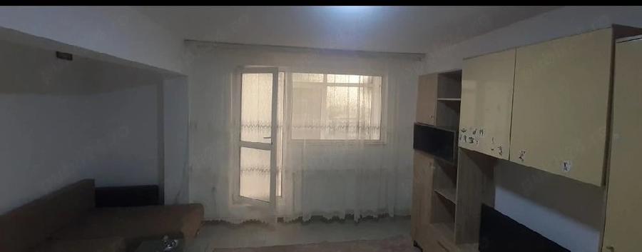 Apartament cu 2 camere decomandat în Micro 20