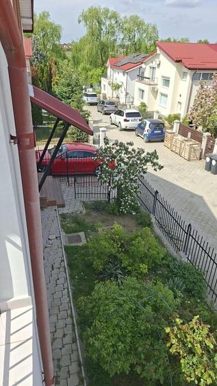 Casă cu 6 camere cu Teren 550 Mp în Corbeanca