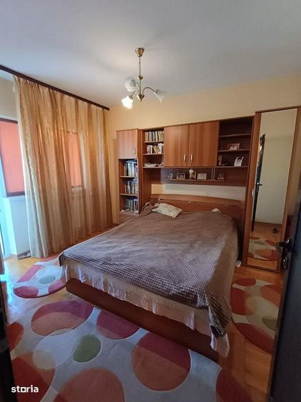 Apartament cu 3 camere, mobilat în Central