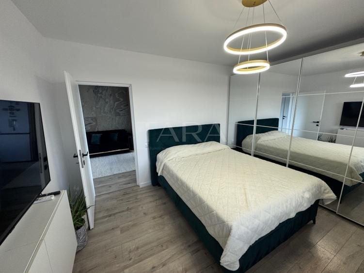 Apartament cu 3 camere semidecomandat, mobilat în Dâmbul Rotund