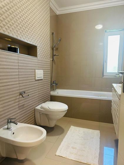 Casă cu 3 camere în Dumbrăvița