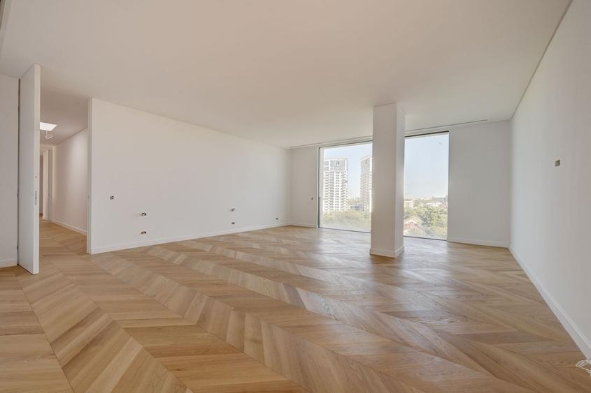 Apartament cu 9 camere în Floreasca
