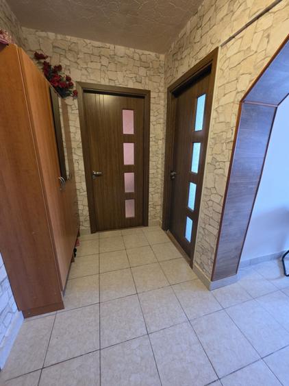 Apartament cu 2 camere decomandat în Florești