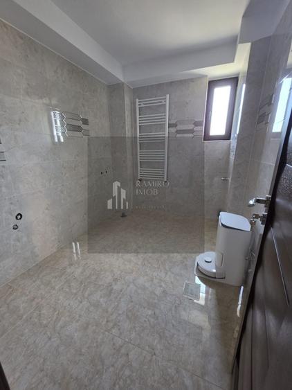 Casă individuală cu 6 camere cu Canalizare în Central