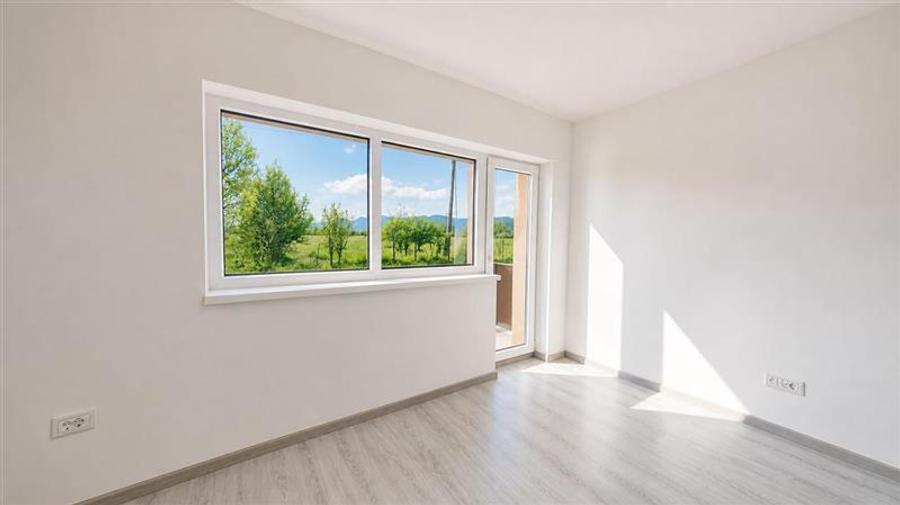Apartament cu 2 camere decomandat în Exterior Est