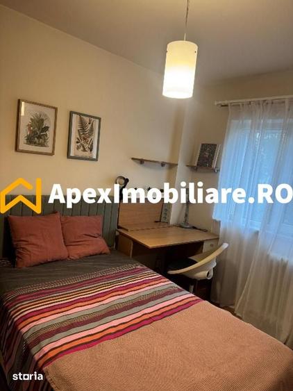 Apartament cu 3 camere semidecomandat în Tineretului
