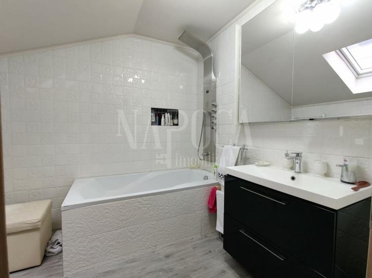 Casă cu 4 camere cu Canalizare în Central