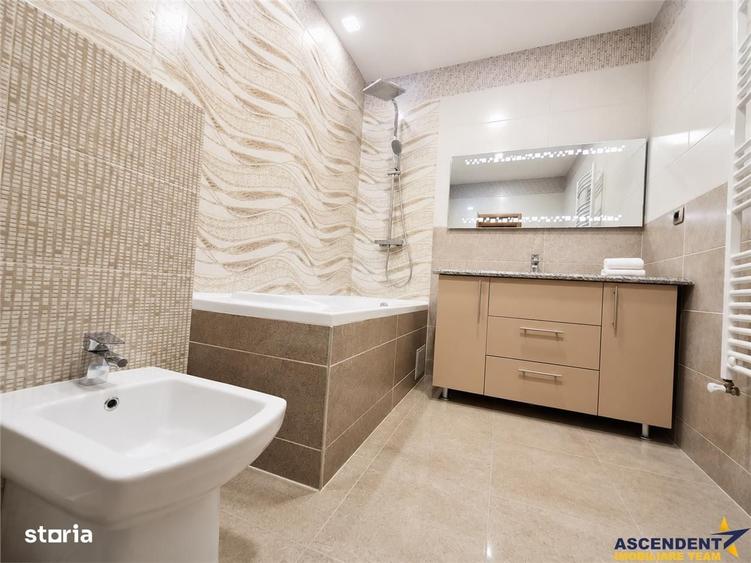 Apartament cu 3 camere decomandat în Tractorul
