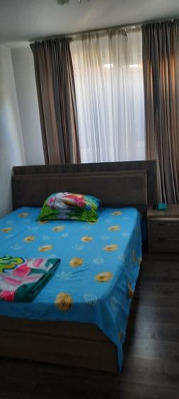 Casă cu 7 camere cu Teren 260 Mp în Titan