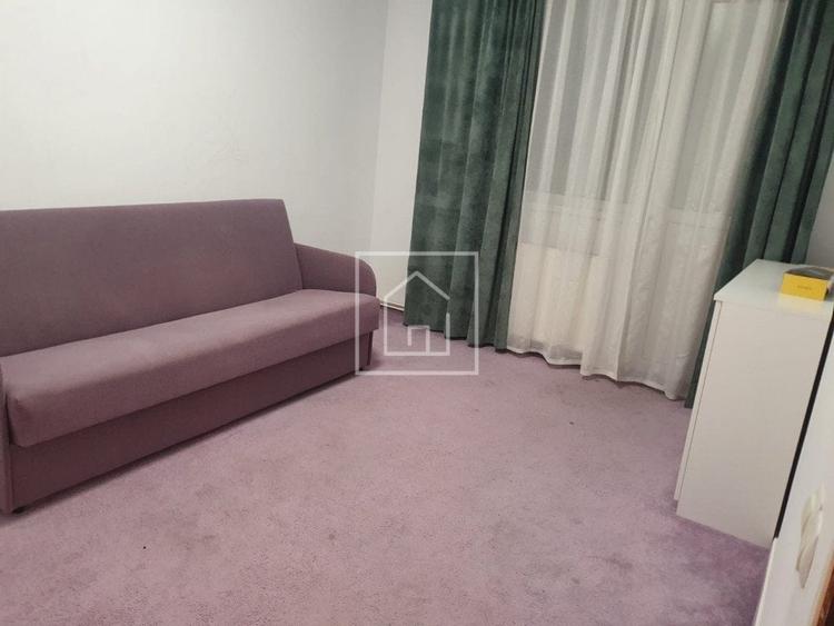 Apartament cu 3 camere decomandat, mobilat în Piața Cluj