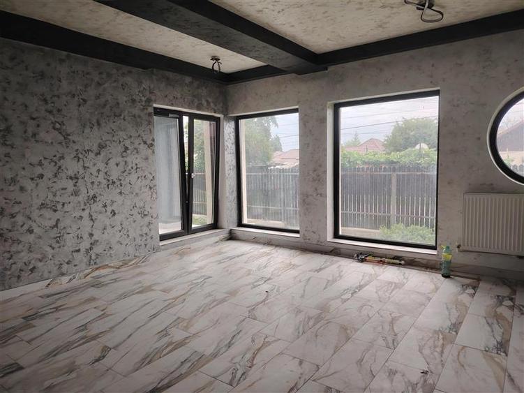 Casă cu 4 camere cu Teren 600 Mp în Lipănești