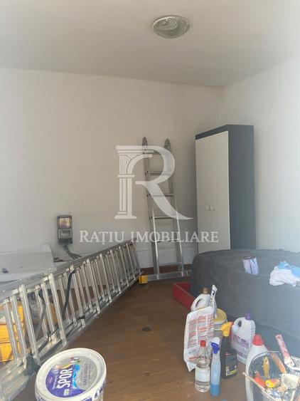 Casă individuală cu 4 camere cu Canalizare în Spitalul Județean