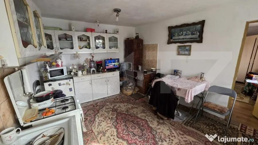 Casă cu 4 camere cu Teren 1500 Mp în Central