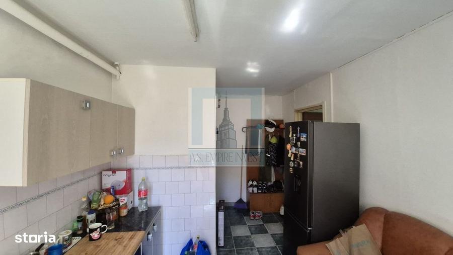 Apartament cu 2 camere semidecomandat în Centrul Civic