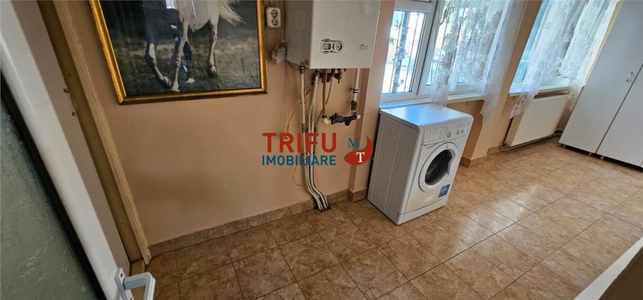 Apartament cu 3 camere decomandat, mobilat în Tolstoi