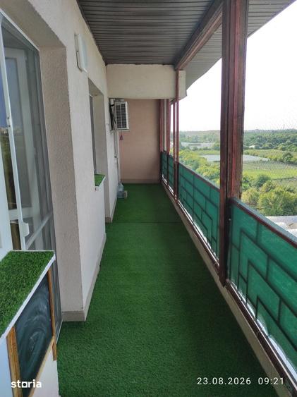 Apartament cu 3 camere în Văcăresti