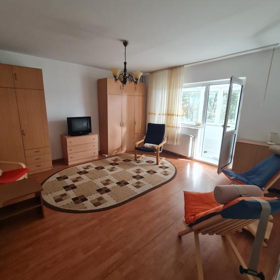 Garsonieră decomandată în Trivale