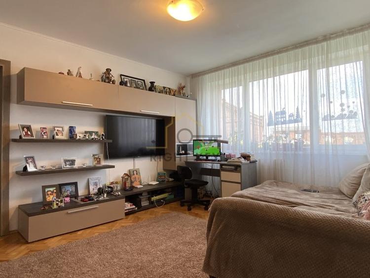 Apartament cu 3 camere semidecomandat, mobilat în Ștefan cel Mare