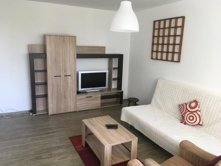Apartament cu 2 camere decomandat în Arcul de Triumf