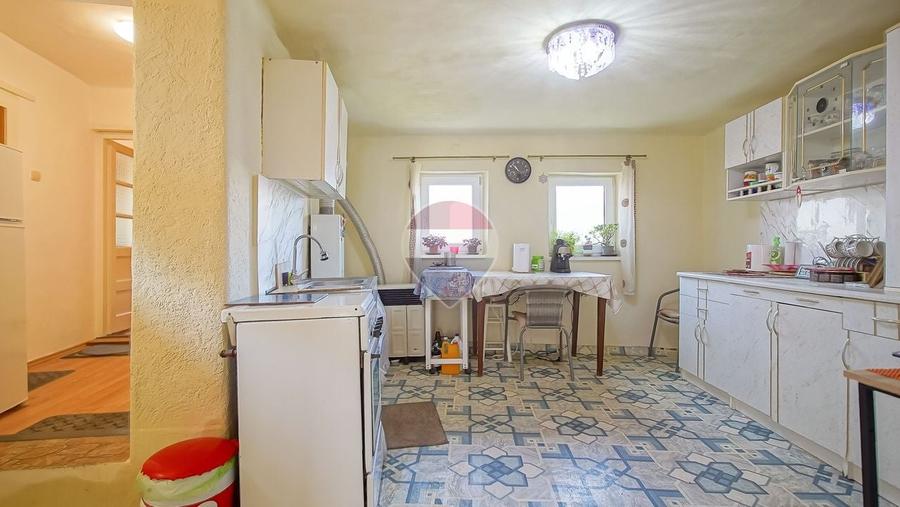 Casă individuală cu 3 camere cu Teren 178 Mp în Schei
