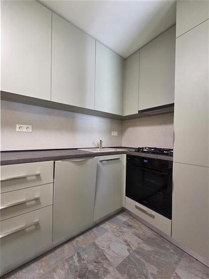 Apartament cu 2 camere semidecomandat, mobilat în Drumul Poienii