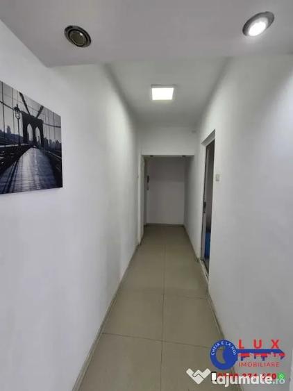 Apartament cu 3 camere semidecomandat în Ultracentral