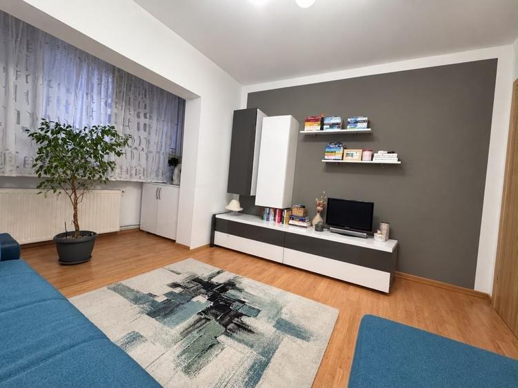 Inchirierez ap cu 2 camere , zona Soarelui - 2