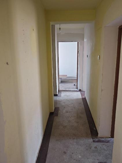 Apartament cu 3 camere decomandat în Peninsula