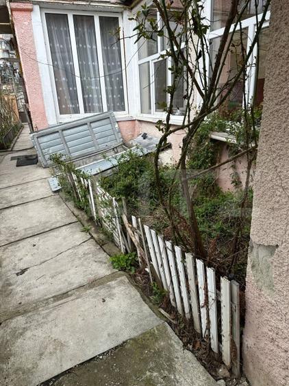 Casă individuală cu 2 camere cu Canalizare în Central