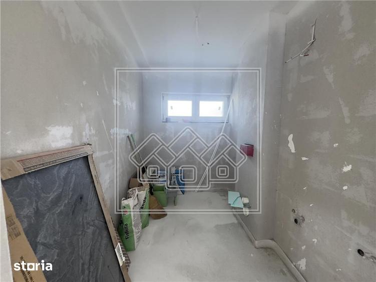 Apartament cu 3 camere în Cristian