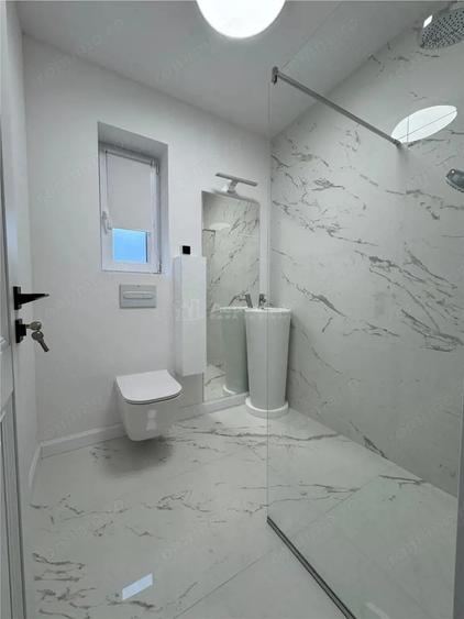Casă cu Teren 425 Mp în Mărăști