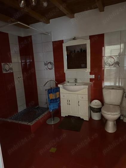 Casă cu 4 camere în Central