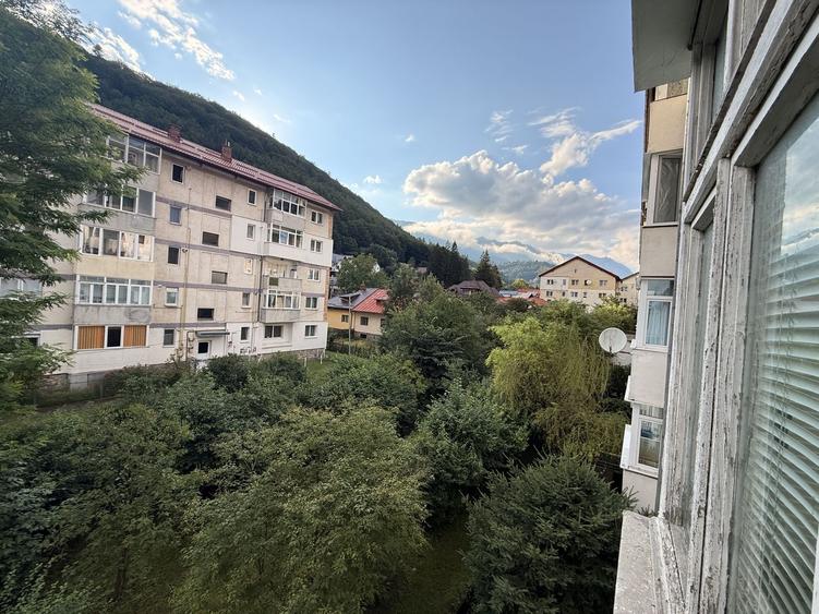 Apartament cu 2 camere semidecomandat, mobilat în Platoul Izvor