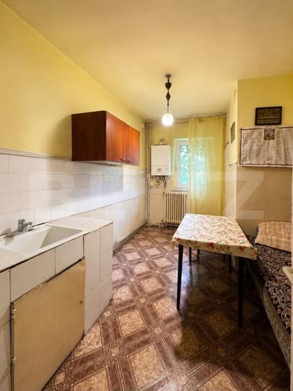 Apartament cu 3 camere decomandat în Liliacului
