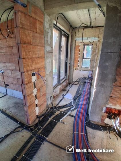 Casă individuală cu 7 camere cu Canalizare în Dâmbul Rotund