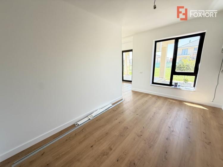 Duplex cu 5 camere cu Canalizare în Dumbrăvița