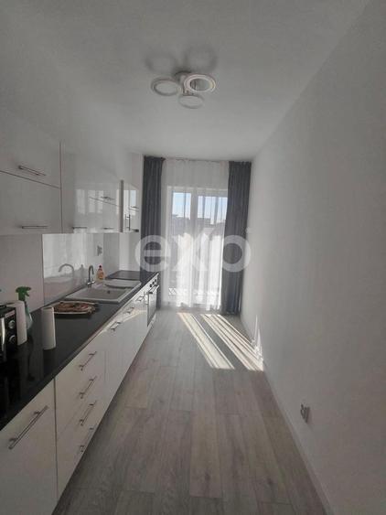 Apartament cu 2 camere decomandat în Tractorul