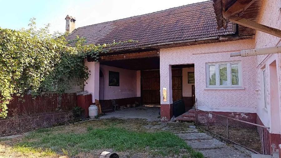 Casă cu 3 camere cu Teren 2000 Mp în Viștea