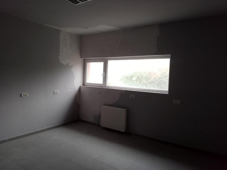 Spațiu comercial, de 160 mp, în Câmpului