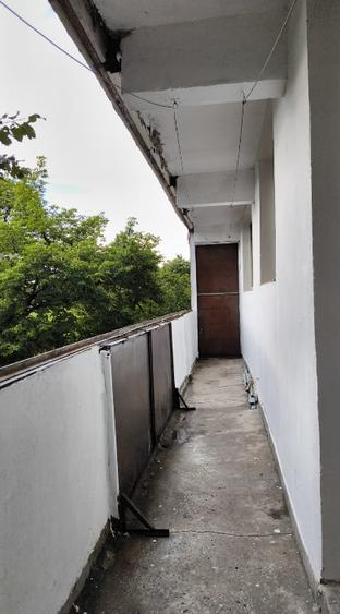 Apartament cu 3 camere decomandat în Drumul Taberei