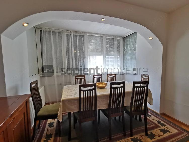 Apartament cu 4 camere decomandat în Decebal