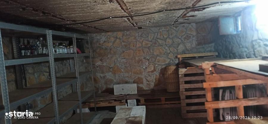 Casă cu 4 camere cu Teren 2259 Mp în Ghioroc